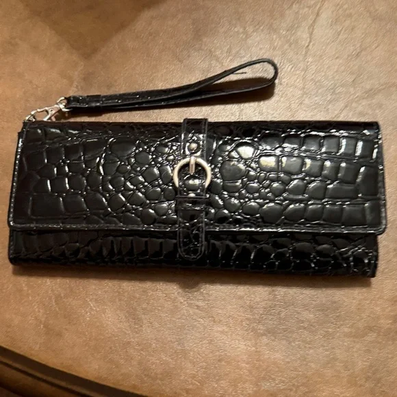 Elegant Black Crocodile-Embossed Women's Clutch - Picture 2 of 4